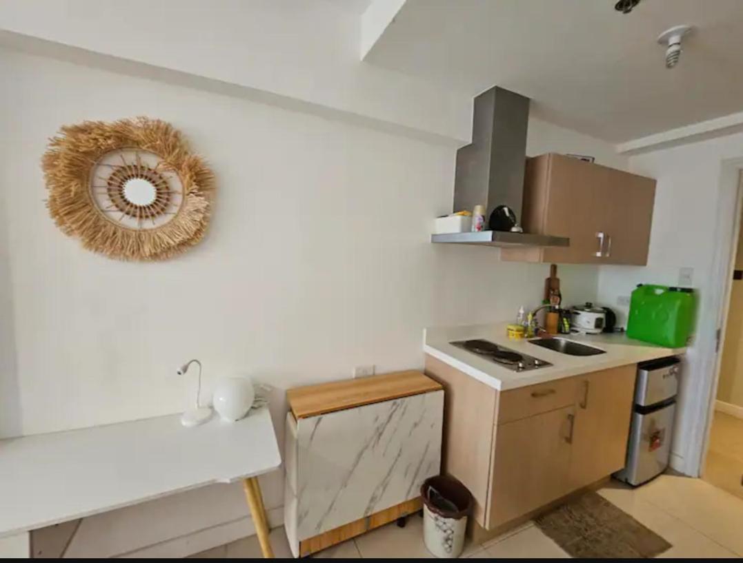 The Residences At Commonwealth By Century Properties Quezon City Esterno foto